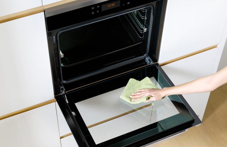 Come pulire perfettamente il forno