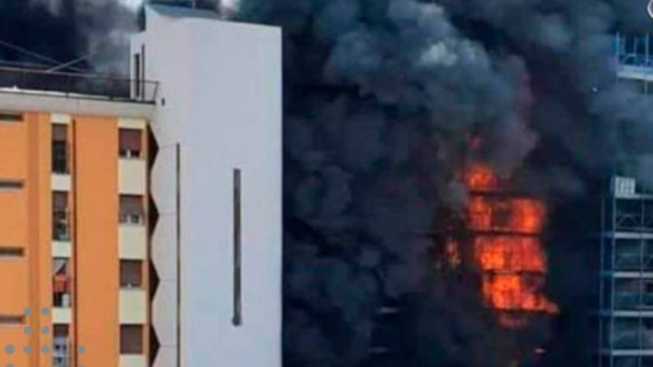 Incendio a Roma palazzina