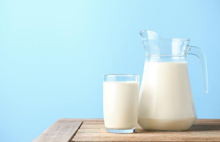 latte intero calorie