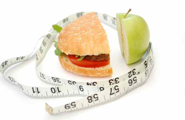 Deficit calorico: come perdere peso senza correre. Il segreto