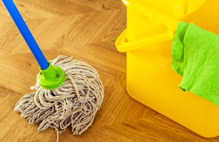 Rendere puliti ed igienizzati i pavimenti