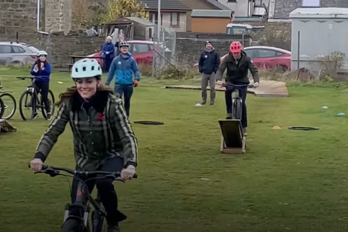 Kate e William durante una corsa in bicicletta