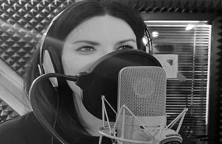 Laura Pausini intervista radio deejay