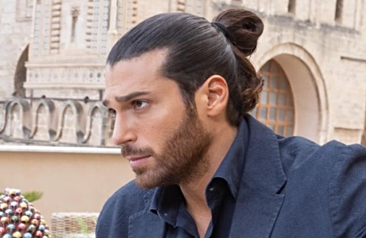 Yaman durante le riprese di Viola come il mare 2